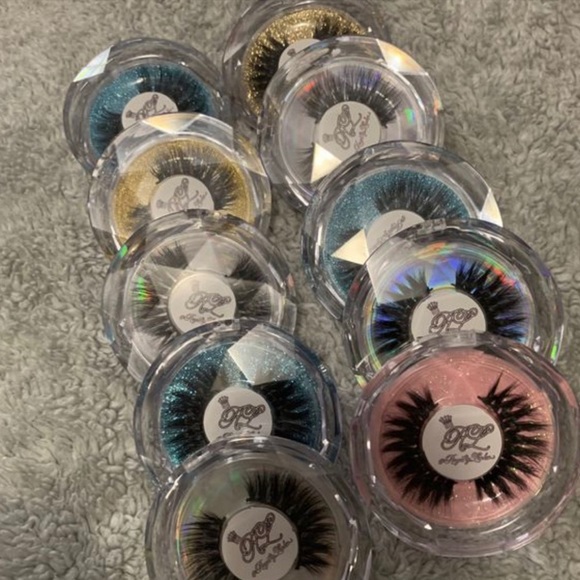 Lashes 😍 ! Keep buying !!🥰 - Picture 2 of 2